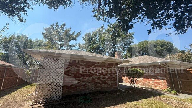 Building Photo - 208 Glenwick Pl