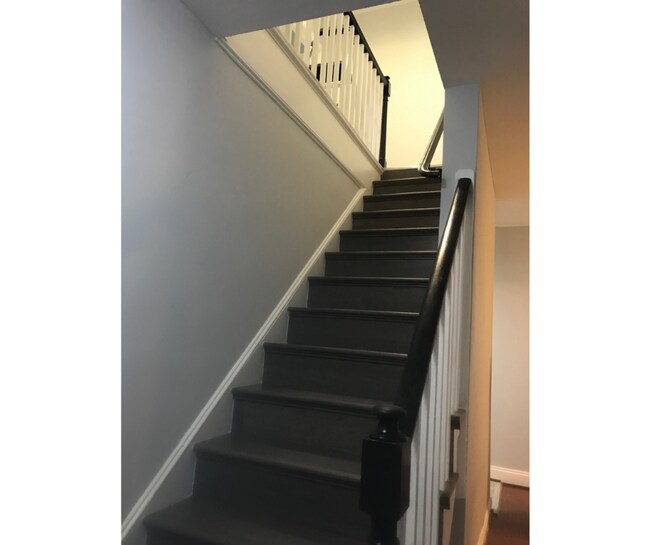 Building Photo - 928 Argonne Dr