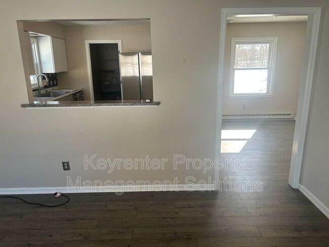 Building Photo - 266 Crawford Dr