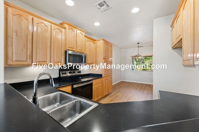 Building Photo - 2242 Zittel Dr