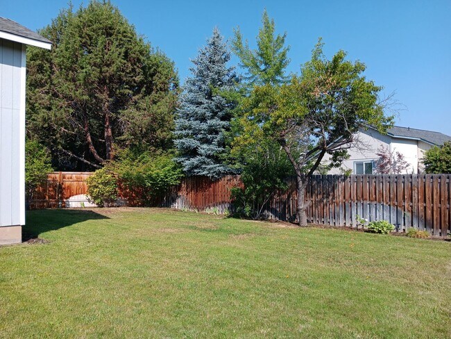 Building Photo - Charming Single-Level Home in Bend’s Mountain View Area