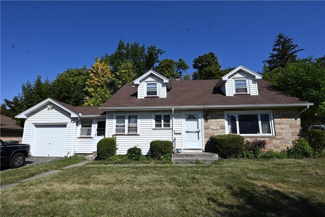 Primary Photo - 30 Redfern Dr