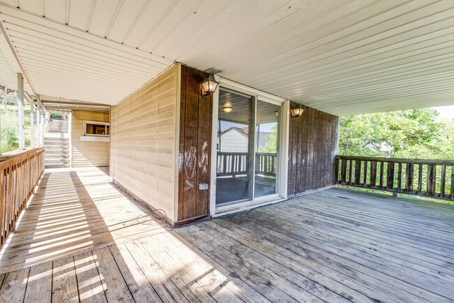 Building Photo - 2749 Oakley Wy