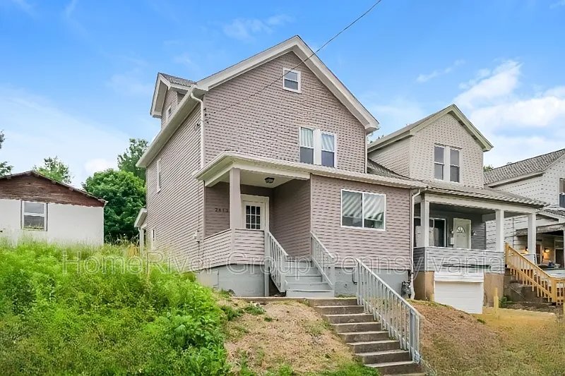 Building Photo - 2413 Collins St