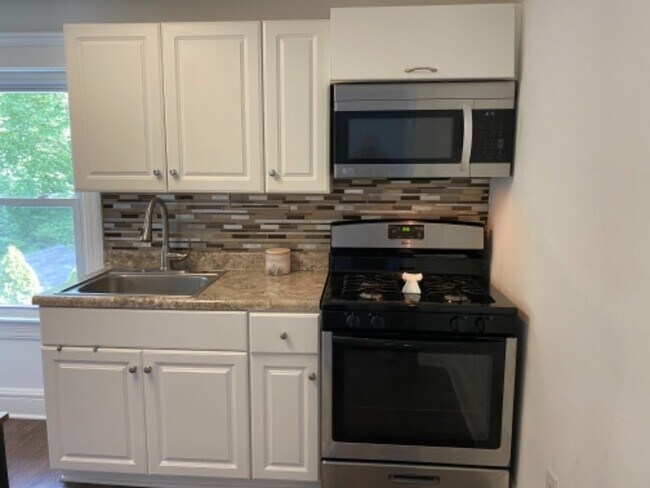 Building Photo - 1 W Franklin St