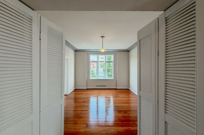 Building Photo - 1314 Hayworth Ave