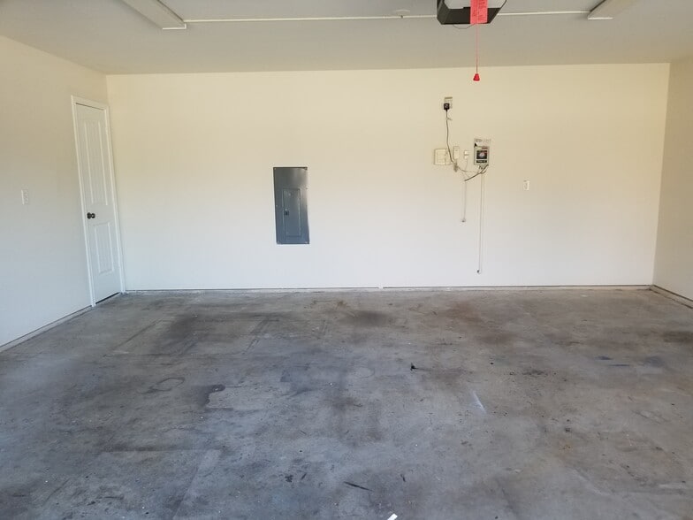 Garage - 1614 Westfield way