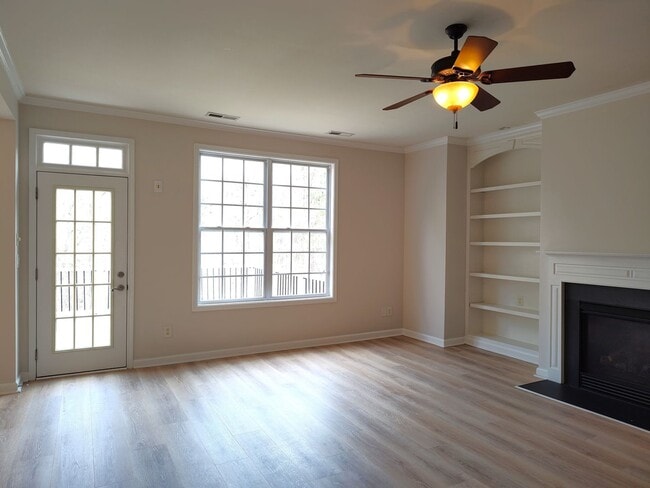 Building Photo - Stunning 2 Story, 4 Bedroom, 4.5 Bath Home Located in the Bridgemill Community in SC!