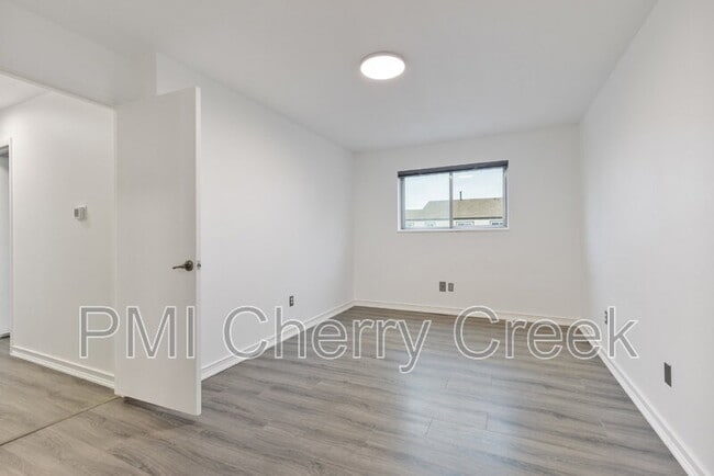 Building Photo - 8773 Chase Dr