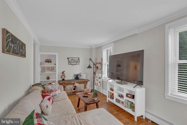 Building Photo - 132 S Main St