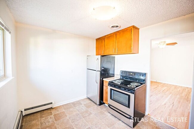 Building Photo - NEWLY RENOVATED - Beautiful 2bed, 1bath in...