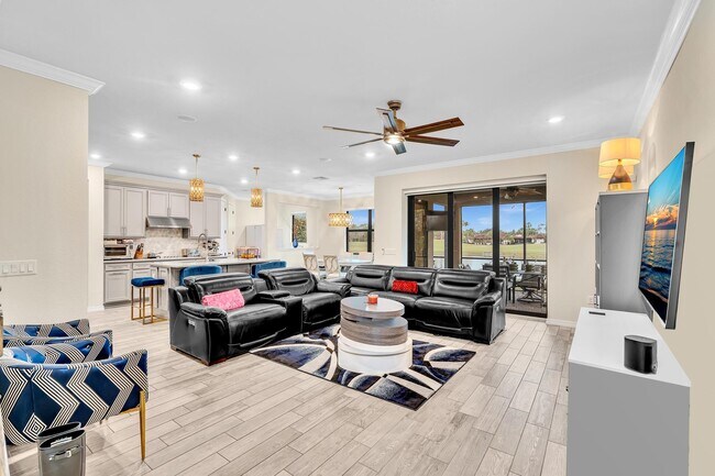 Building Photo - 7921 NW 82nd Ct