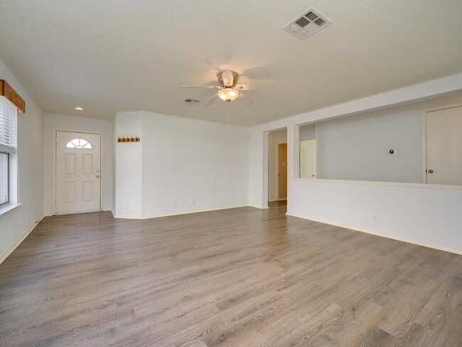 Building Photo - 251 Beech Dr