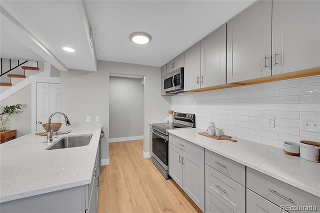 Building Photo - 7700 W Glasgow Pl