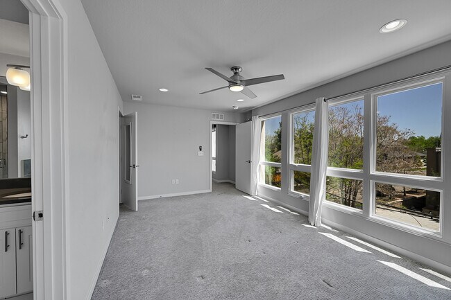 Building Photo - 1208 E Asbury Ave