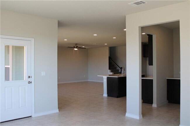 Building Photo - 16700 Fresno Cove