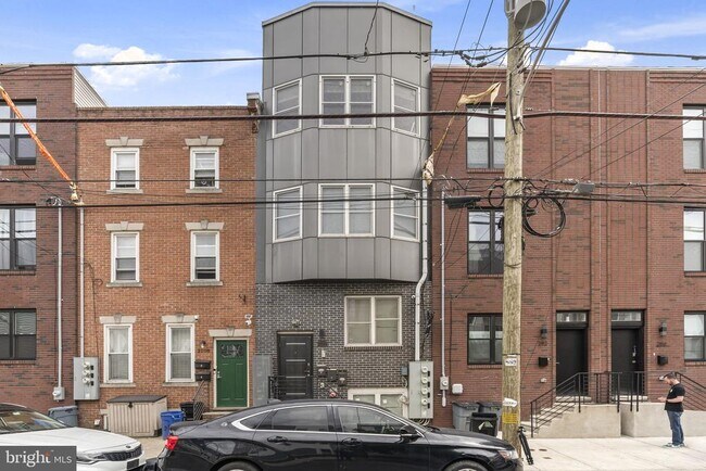 Building Photo - 2110 Master St