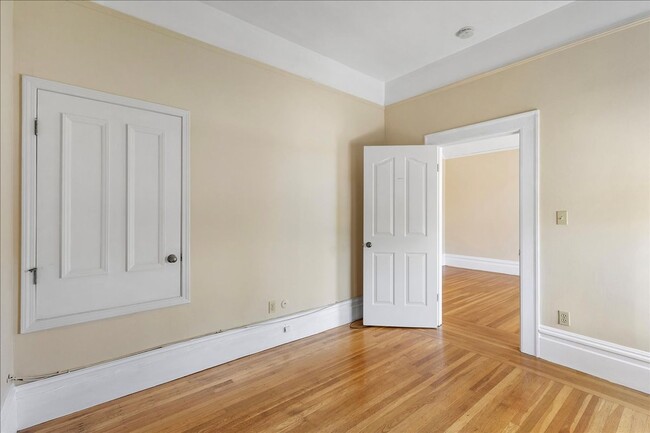 Building Photo - 2111 Buena Vista Ave