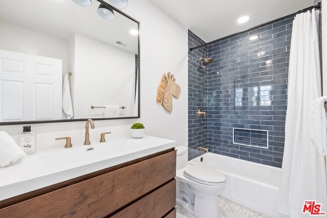 Building Photo - 2241 Canyonback Rd