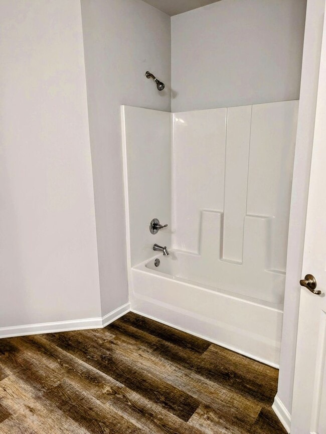 Building Photo - Beautiful 2 Bedroom 2 Bath off of Meriweather Road** Rent Special**