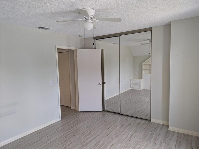 Building Photo - 1504 Windy Park Dr