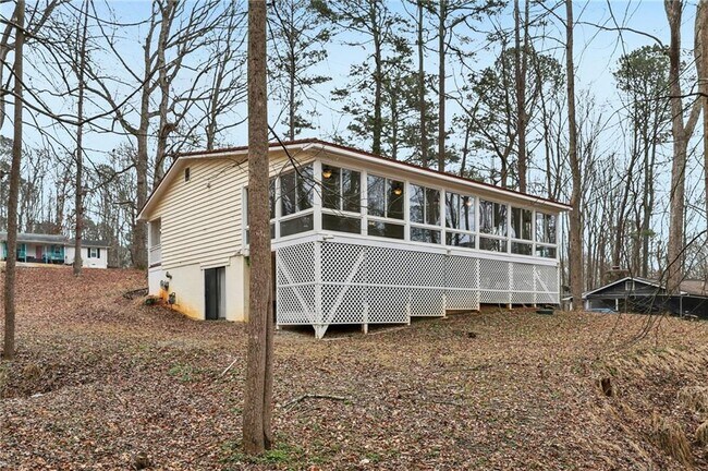 Building Photo - 182 Oak Forest Dr