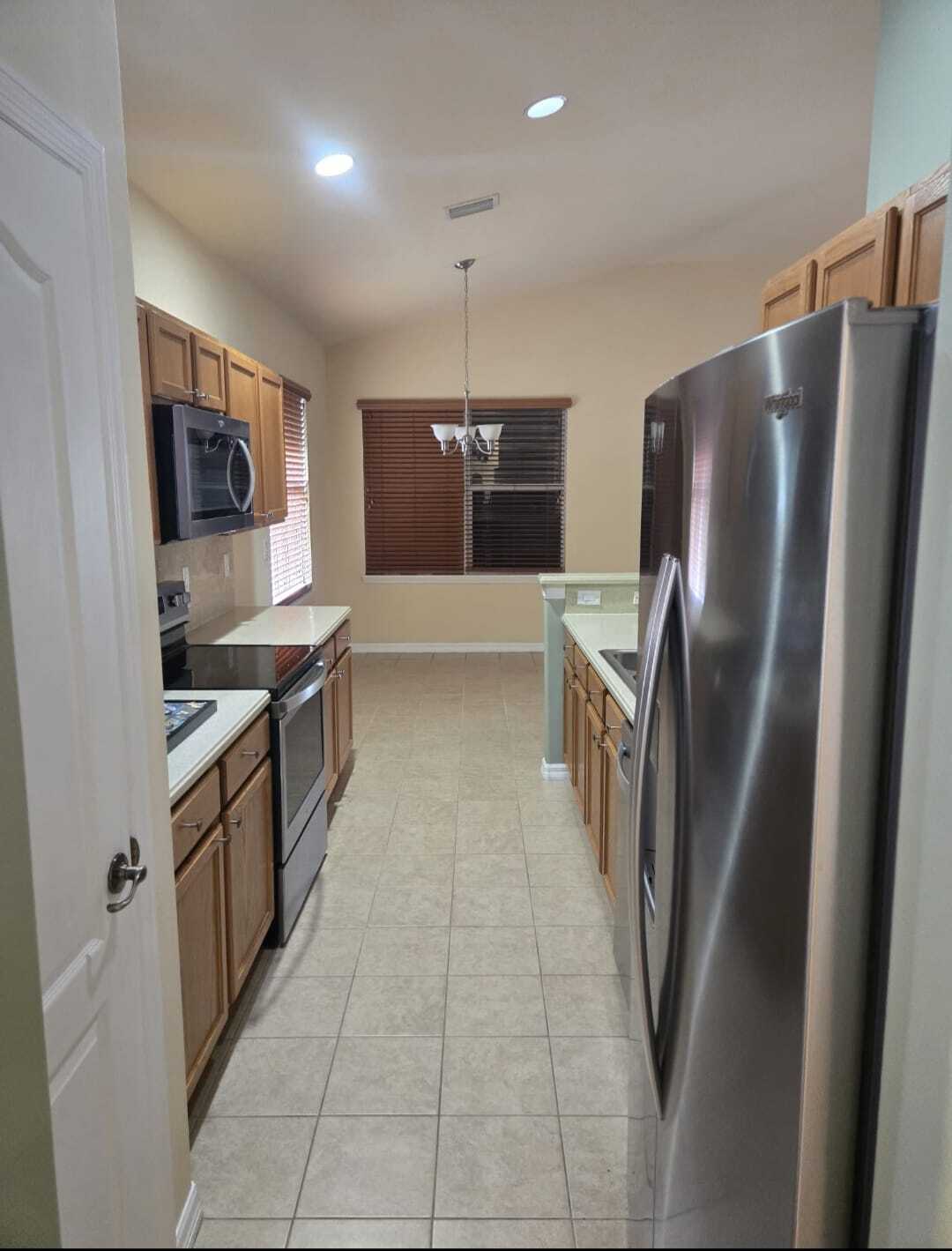 Building Photo - 1030 Venetian Dr