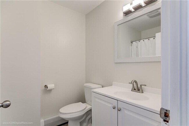 Building Photo - 501 Sandy Point Ave