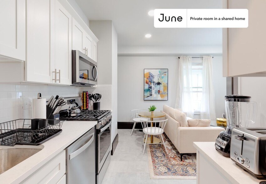 Building Photo - Room in Shared 4 bed/1.5 bath home