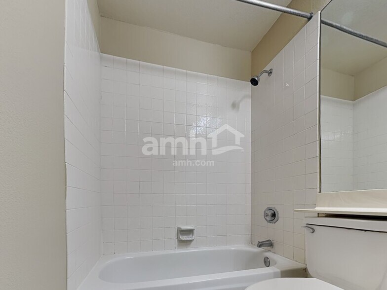 Building Photo - 293 N Slate St