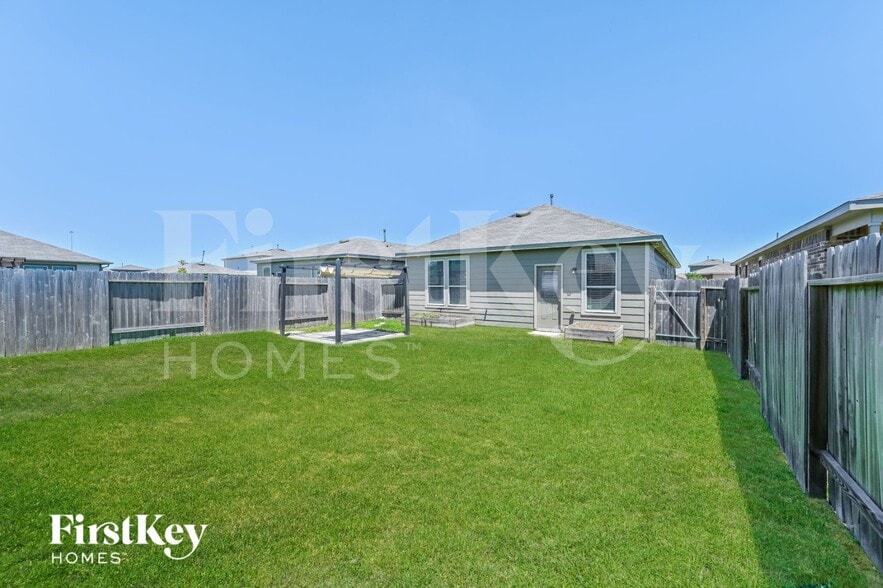 Building Photo - 2722 Skyview Long Dr