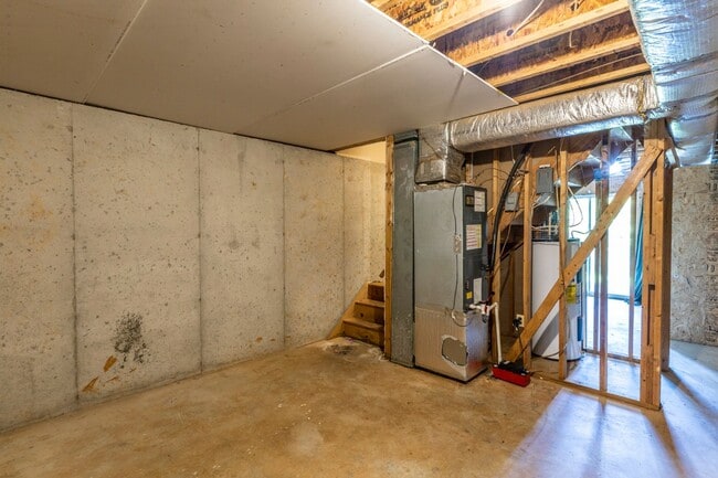 Building Photo - 418 Riverside Ave