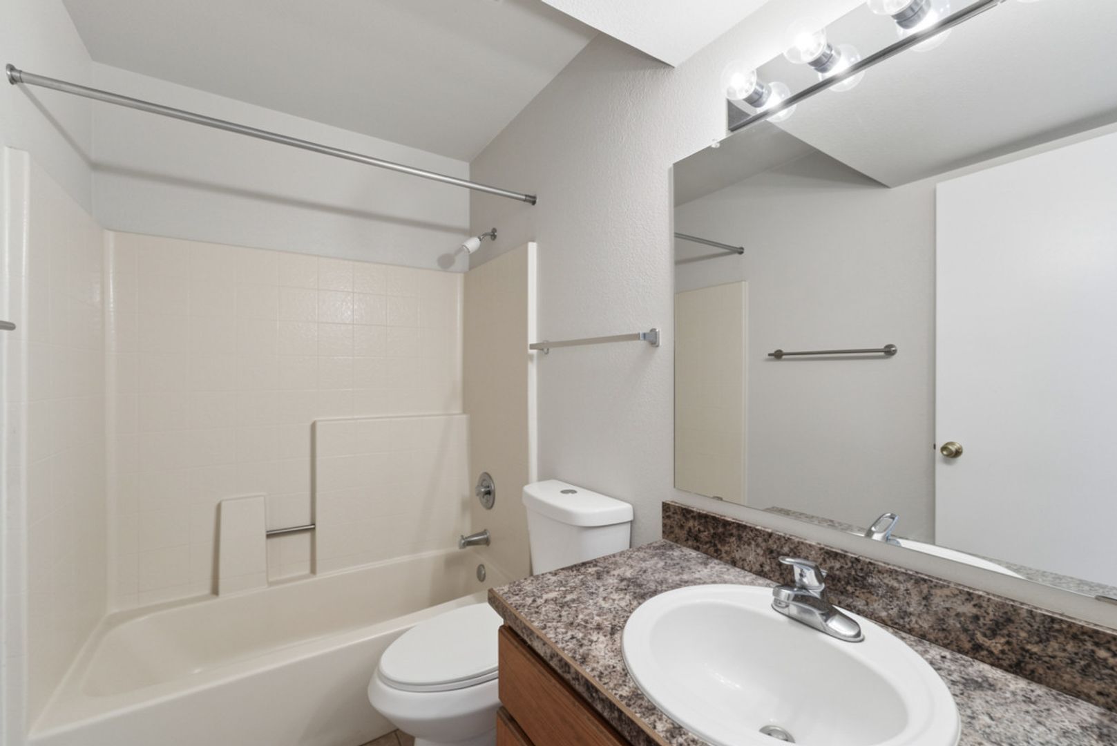 Building Photo - 16657 E Gunsight Dr