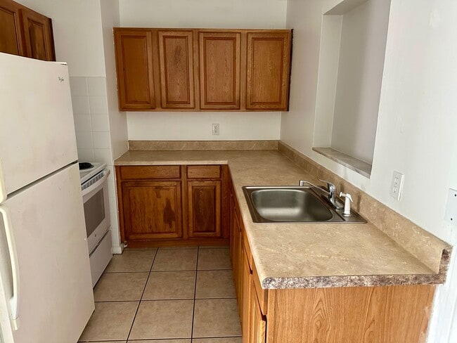 Building Photo - Check Out This Affordable and Centrally Located Deltona Property For Lease!