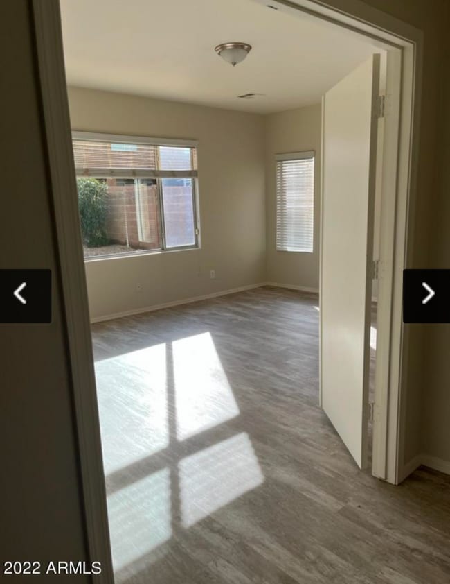Building Photo - 44425 W Oster Dr