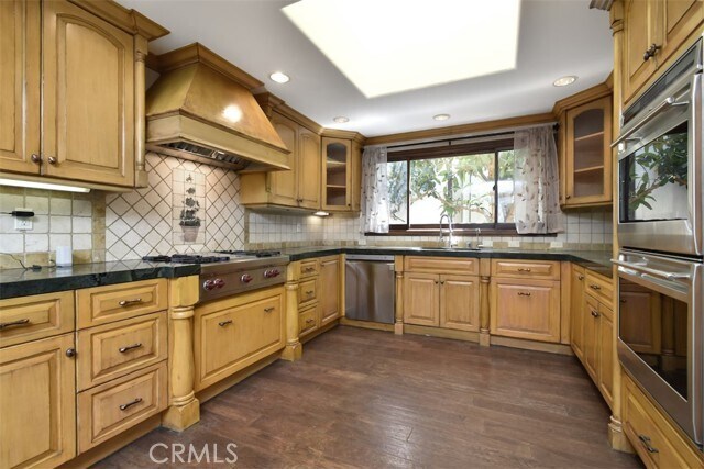 Building Photo - 3358 Red Rose Dr