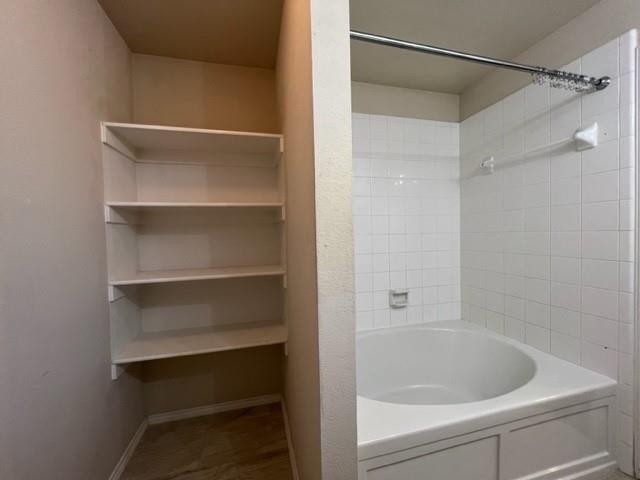 Building Photo - 712 W Linden Ave