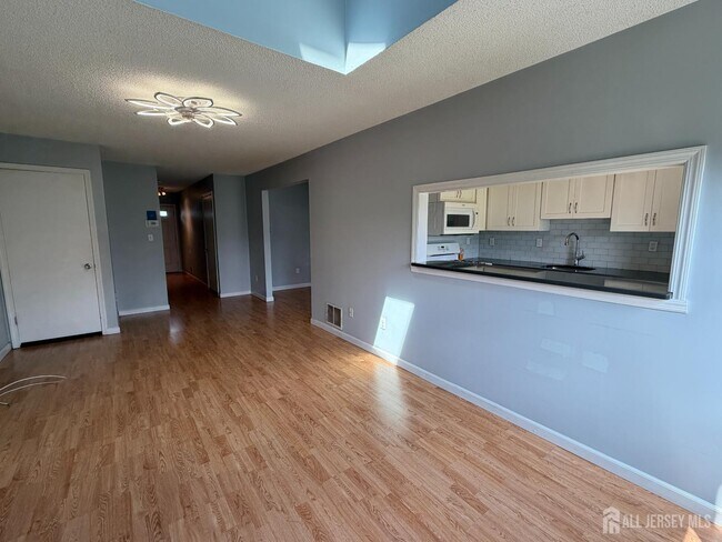 Building Photo - 99 Brookview Cir