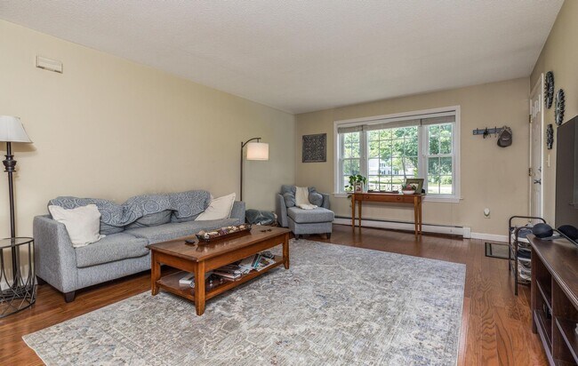 Building Photo - 608 Springbrook Cir