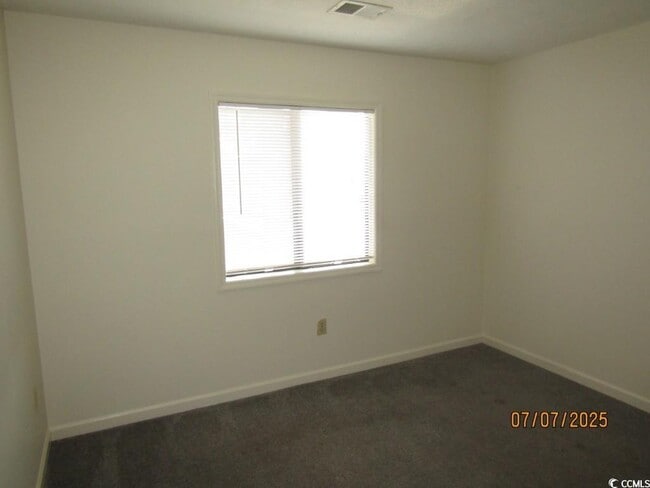 Building Photo - 4258 Pinehurst Cir