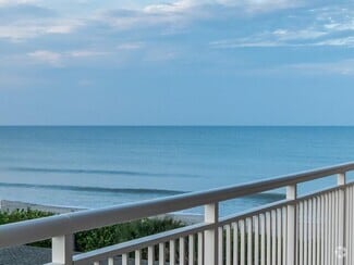 Building Photo - 877 N Hwy A1A
