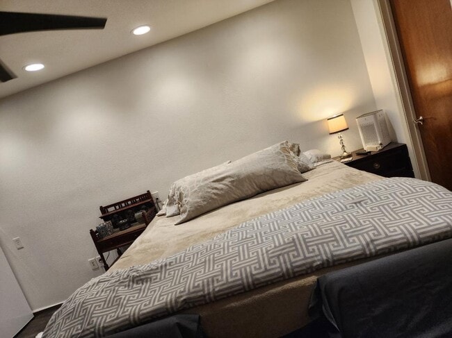 Building Photo - 2448 Country Club Ln