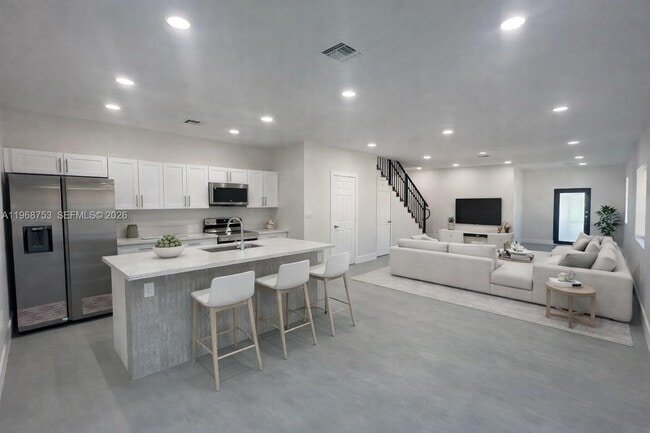 Building Photo - 1123 NW 25th St