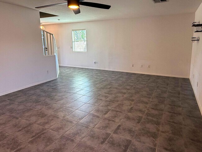 Building Photo - 3103 W Zachary Dr