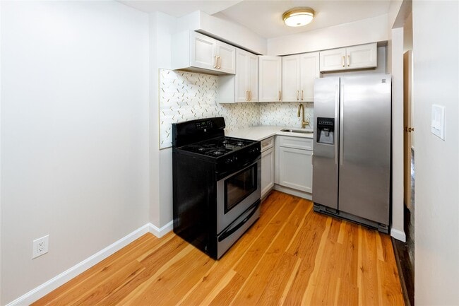 Building Photo - 266 Throgs Neck Blvd