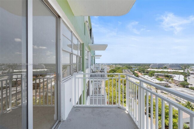 Building Photo - 2100 Sans Souci Blvd