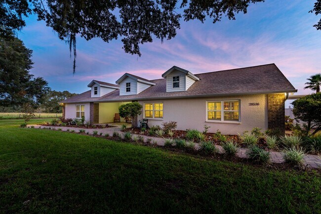 Building Photo - Country living close to everything - 3 bed, 3.5 bath, on an acre