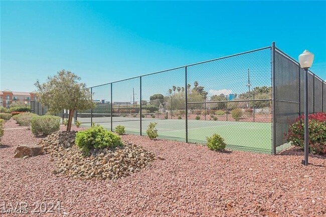 Building Photo - 3930 S University Center Dr