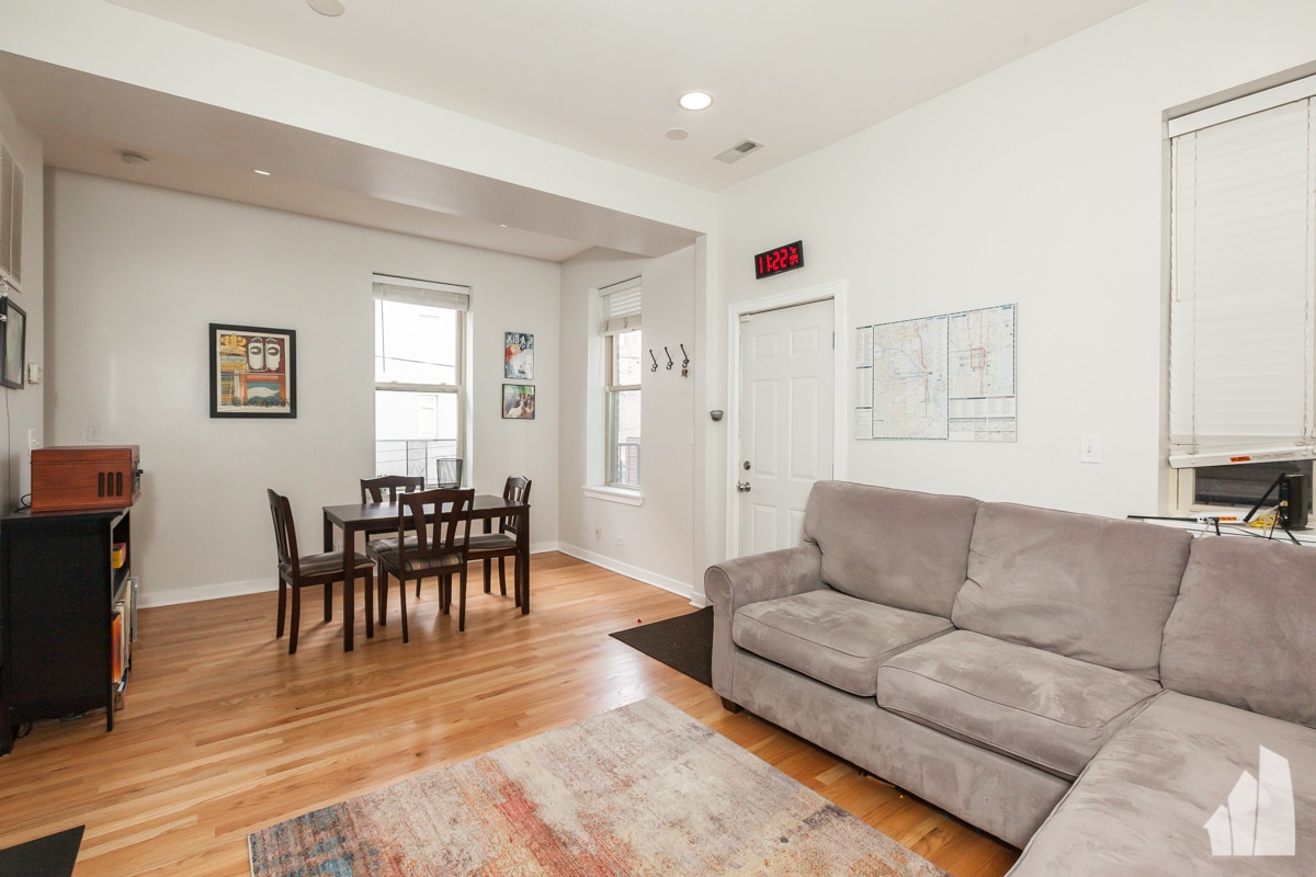 Building Photo - 1510 N Greenview Ave