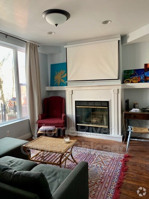 Building Photo - 1426 N Avers Ave